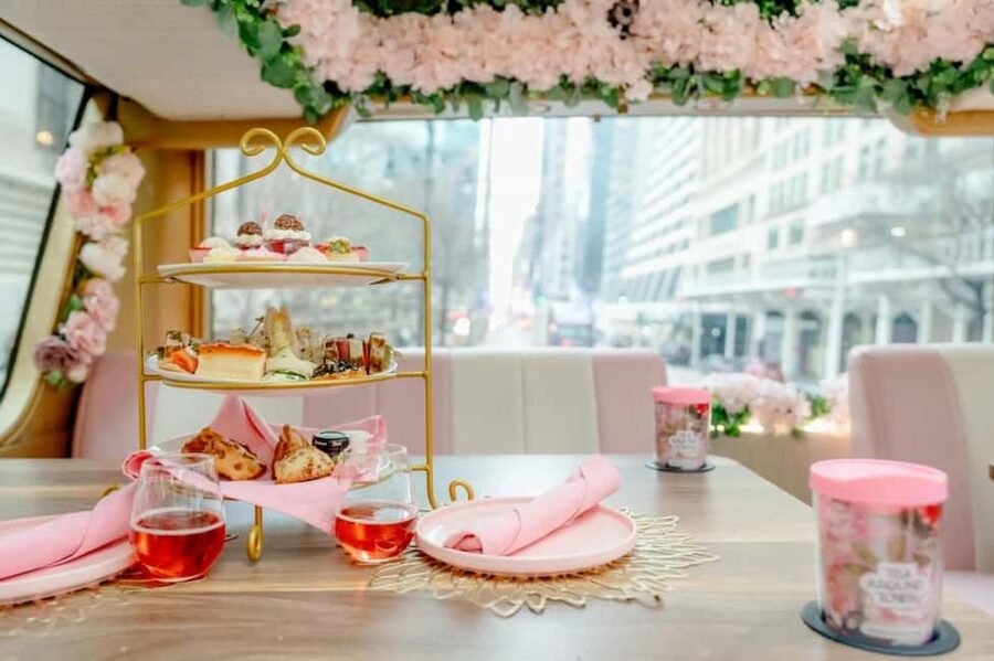 NYC: Tea Around Town Bus Tour with Live Entertainment - Starting at 42nd Street