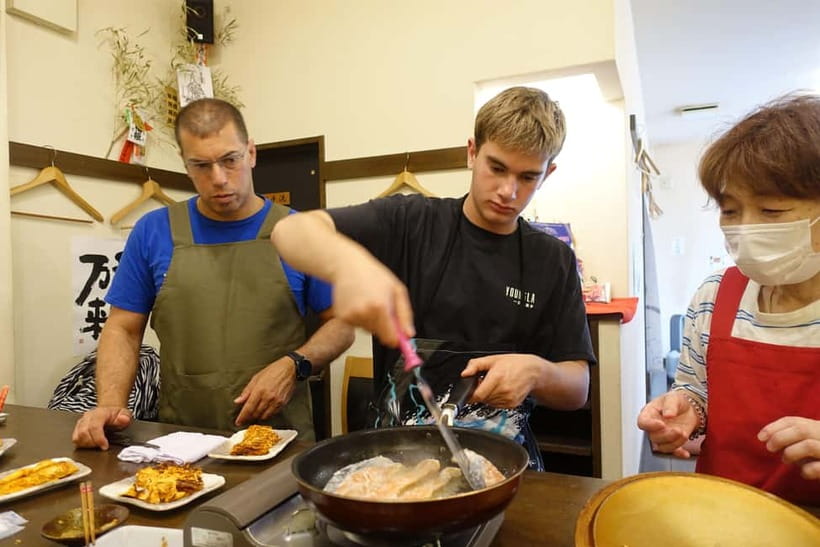 Osaka: Japanese Cooking Class with Matcha Experience - Who should book this experience