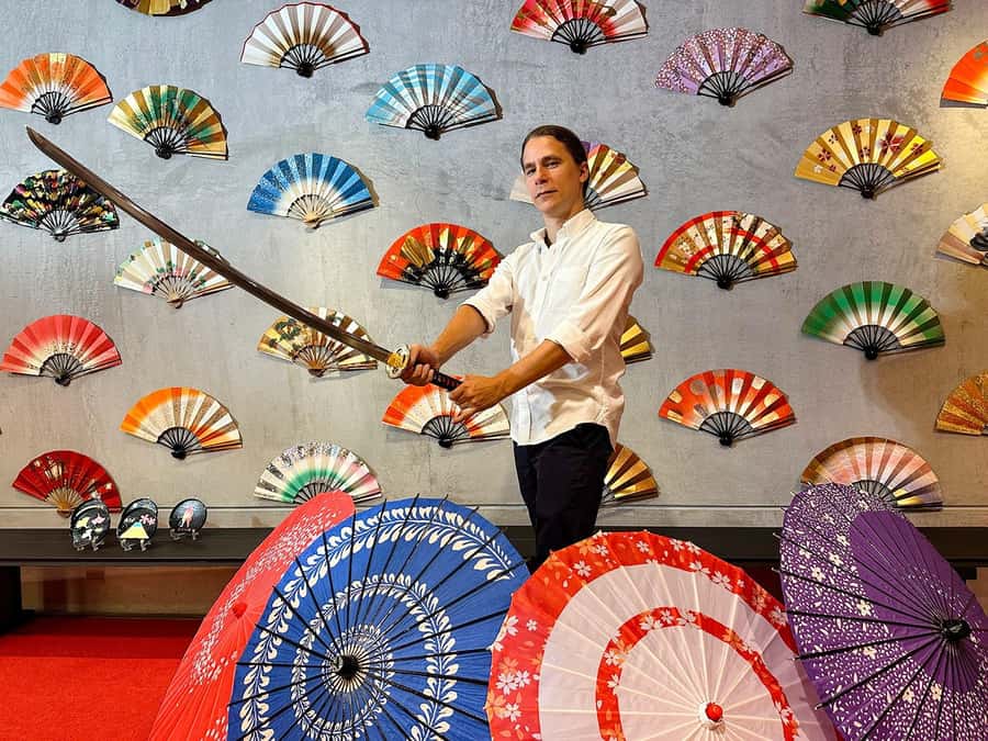 Osaka: Maki-e lacquer Painting and Matcha Experience - What the one-hour Osaka experience actually offers
