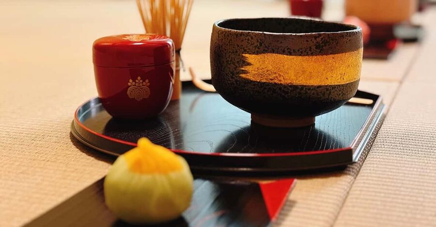 Osaka: Private Tea Ceremony Experience - Choosing a tea bowl and settling into the ceremony
