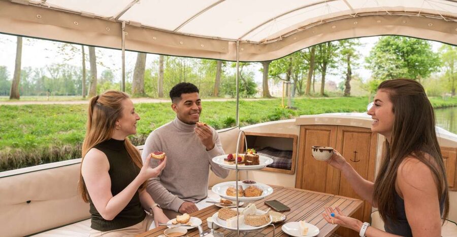 Oxford: Sightseeing River Cruise with Afternoon Tea - Rose Island and the Alice connection