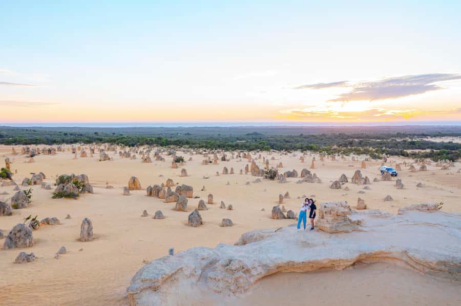 Perth: Pinnacles Desert Lobster Tour with Morning Tea - Lake Thetis and the ancient stromatolites