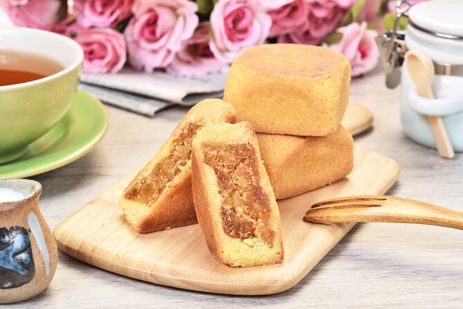 Pineapple Pastry with Egg Yolk, Longan Cake, High Mountain Oolong Tea. Taiwan Traditional Dessert Experience-D (Taipei Cooking Class) - Making Taiwan’s Most Famous Pastry by Hand