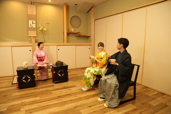 Practicing Zen through Japanese Tea Ceremony - Meeting the tea master at Kikai Shinkō Kaikan