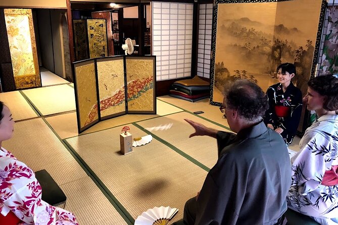 Private Tea Ceremony and Sake Tasting in Kyoto Samurai House - Choosing between five sake samples and two Japanese whiskies