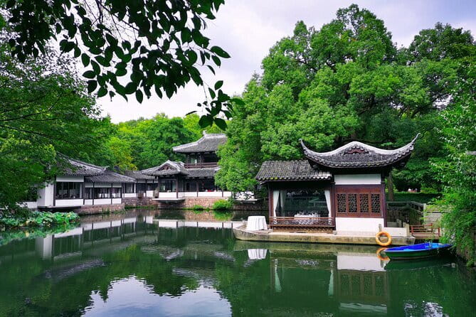 Private Tour Hangzhou West Lake and Tea Fields Discovery - Who should book this tour
