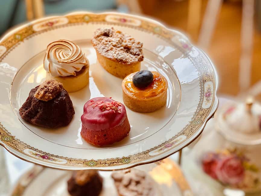 Rouen: French-style tea time at Dame Cakes - What arrives on the pastry plate
