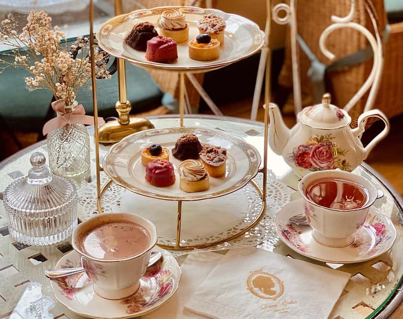 Rouen: French-style tea time at Dame Cakes - Why the old ironworks setting matters