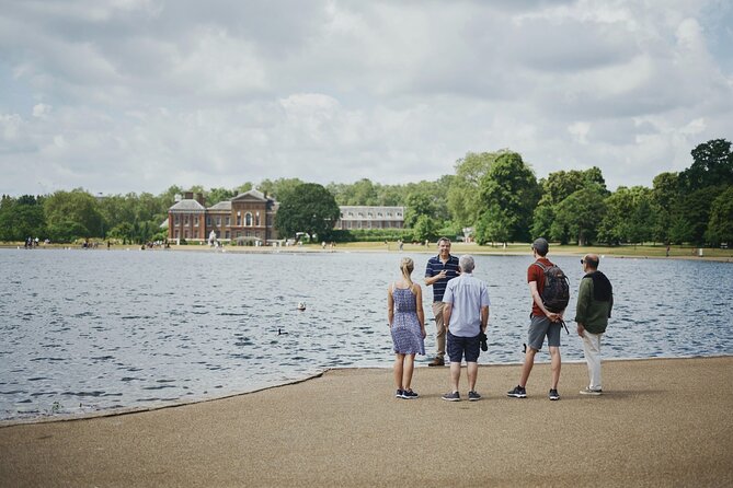 Royal Afternoon Tea & Walk at Kensington Palace - How the small group changes the outing