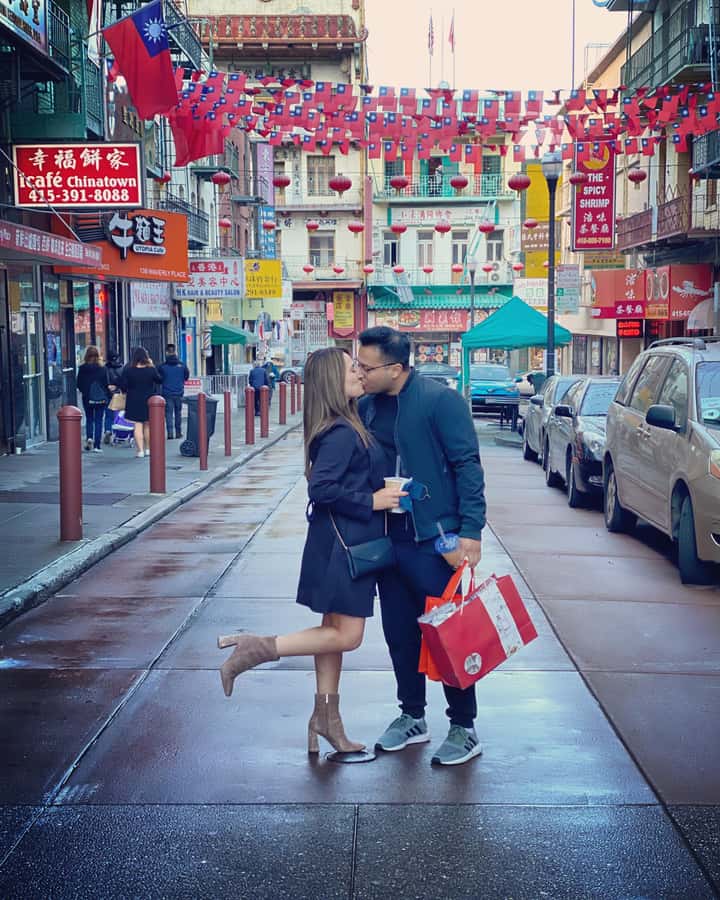 San Francisco: Chinatown Dim Sum and Tea Tour - Bakery pastries and Chinatown’s survival