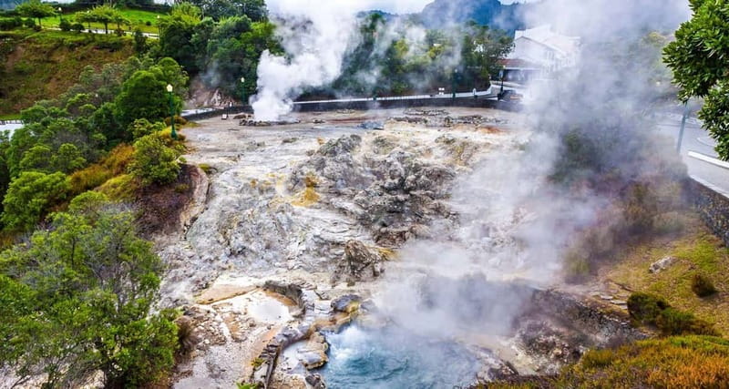 São Miguel: Furnas Volcano & Tea Plantation Tour with Lunch - Gorreana Tea Factory gives the tour a surprising change of pace