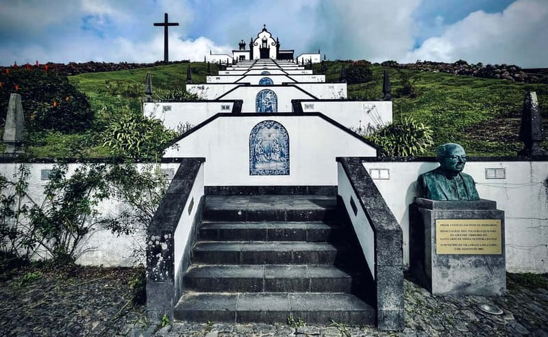São Miguel: Furnas Volcano & Tea Plantation Tour with Lunch - Santa Iria Lookout starts the northern coast route