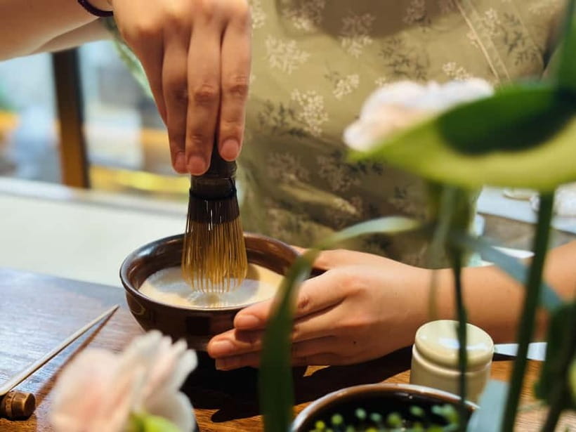 Shanghai: Chinese Tea Ceremony Experience - Learning the Song Dynasty art of whisking