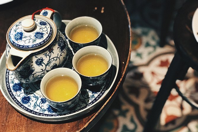 Sip & Savor: Maokong Tea & Shenkeng Stinky Tofu Private Day Tour - A pause at Zhinan Temple