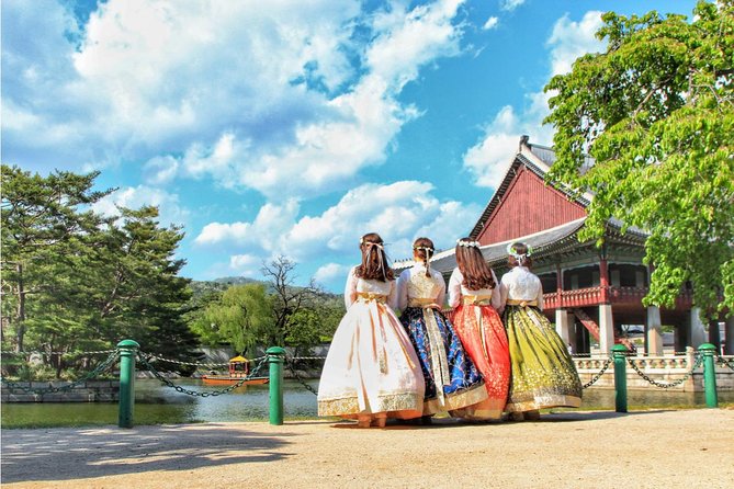 Small Group Seoul Highlight Tour opt. Hanbok & Tea Ceremony - A useful first day in Seoul