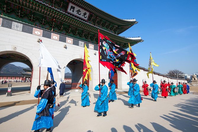 Small Group Seoul Highlight Tour opt. Hanbok & Tea Ceremony - Insadong, shopping, and free time