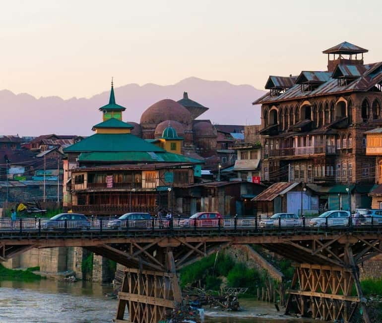 Srinagar Old City Heritage Walking Tour with Kahwa Tea - Key points to know before you book
