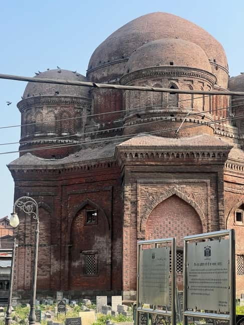 Srinagar Old City Heritage Walking Tour with Kahwa Tea - Who will get the most from this walk?