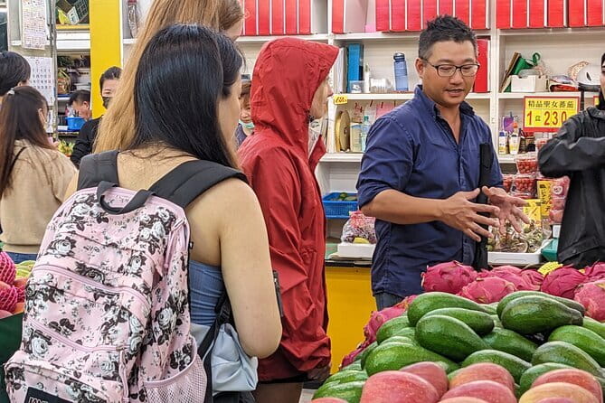 Taipei Fresh Market Tour and Colorful Bubble Tea Making - Climbing upstairs to make colorful boba