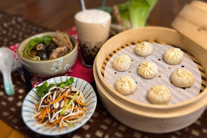 Taipei Fresh Market Tour and Colorful Bubble Tea Making - Who should book this experience