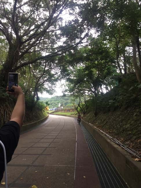 Taipei Private Spiritual Tour with Afternoon Tea & Cycling - Ling Jiou Mountain brings quiet to the middle of the day
