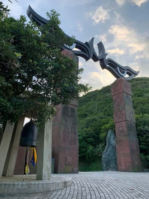 Taipei Private Spiritual Tour with Afternoon Tea & Cycling - The morning begins with a comfortable ride from Taipei