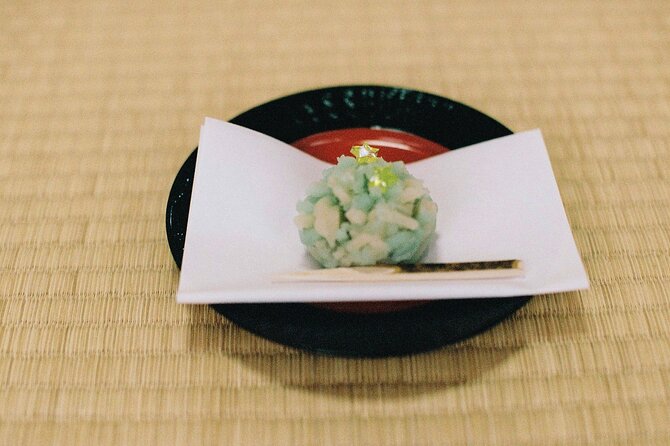 Tea ceremony by the tea master in Kyoto SHIUN AN - The setting makes this a good northern Kyoto pairing