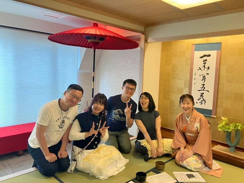 Tea ceremony experience in Japanese-style room 60min - Who will enjoy this most