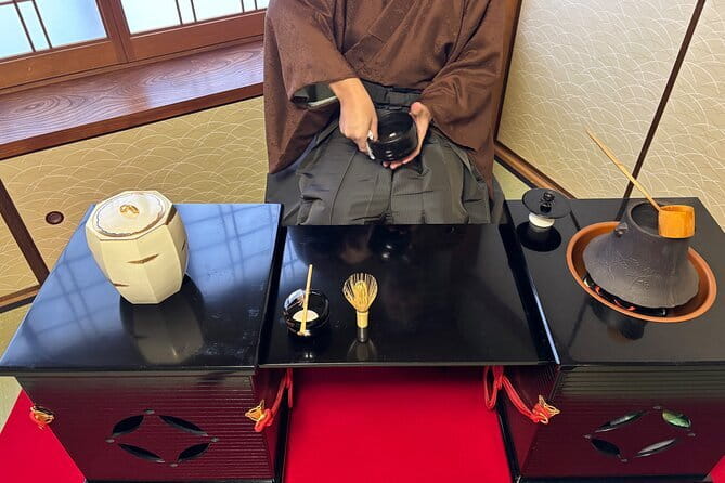 Tea Ceremony in 150 Years Old Townhouse with Tables and Chairs - Why this Kyoto tea ceremony works for first-time visitors