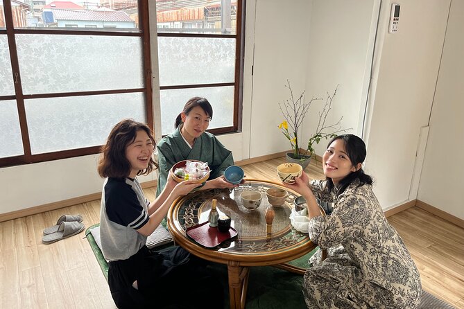 Tea Ceremony in a Century-old Japanese Town House - A One-Hour Introduction to Japanese Tea Ceremony
