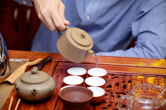 Tea & Coffee Experience - Making coffee with a traditional phin