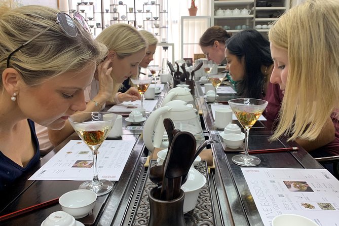 Tea Tasting and Pairing Concept Workshop - Learning the Gongfu method at the table