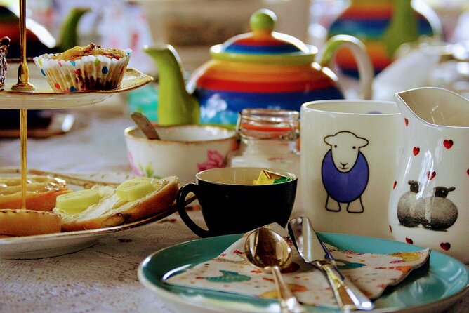 Tea with Naughty Sheep - What arrives on the tea table