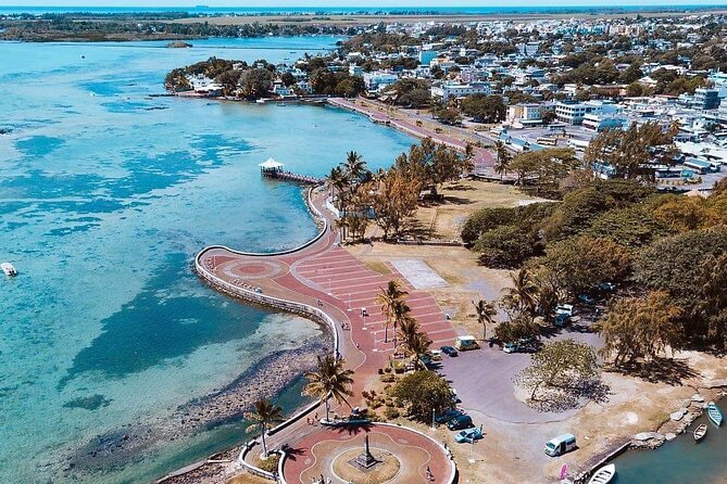 The Gorgeous East: Bois Cheri Tea factory, Rhumerie St-Aubin, Mahebourg & Lunch - Mahebourg Museum and the island’s naval past