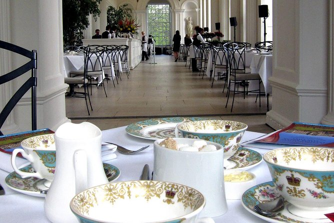 The Kensington Palace Gardens Royal High Tea - Walking through a public royal park