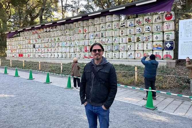 Tokyo 6 hr Private Guided Tour & Tea Ceremony Experience - Akihabara, Tsukiji, and Shinjuku after dark