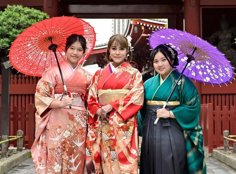 Tokyo: Asakusa Kimono Dressing and Matcha Experience - Choosing between a kimono and a yukata