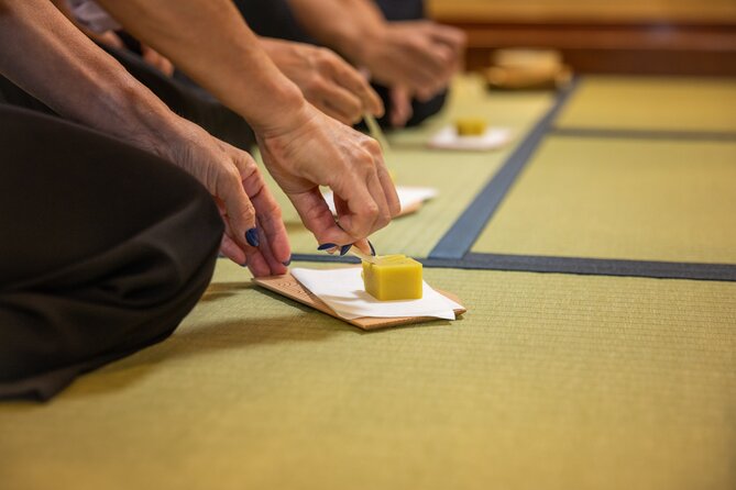 Tokyo: Casual Japanese Tea Ceremony Experience - Tasting Japanese sweets with the tea