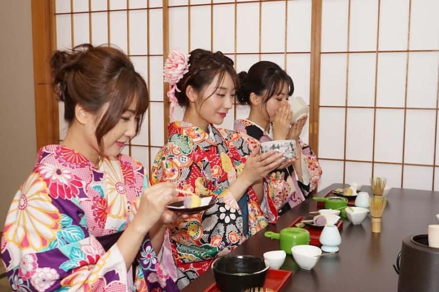 Tokyo: Full-Day Tour w/Tea Experience,Buffet Lunch & Cruise - Tokyo Tower and the final city view