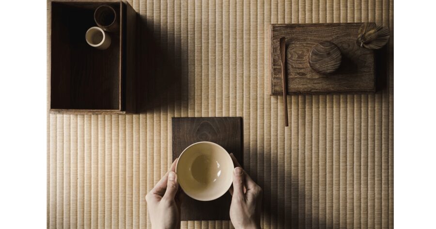 Tokyo: Matcha and Kimono Experience - Making your own bowl with traditional tools