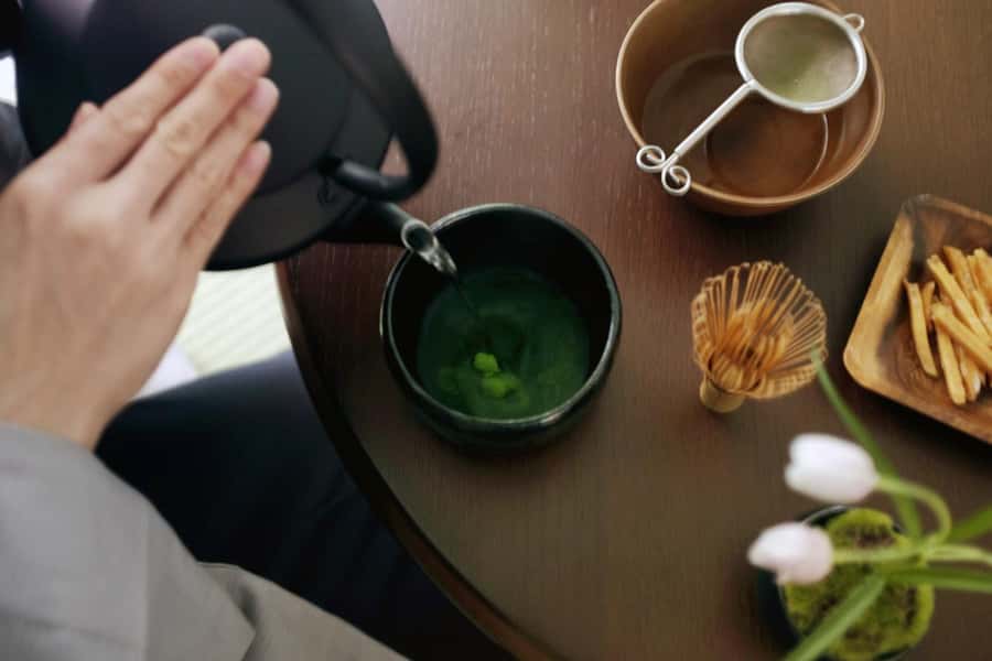 Tokyo: Matcha and Kimono Experience - Who should book this experience?