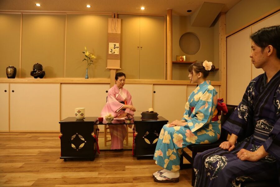 Tokyo: Practicing Zen with a Japanese Tea Ceremony - A Tea Ceremony You Actually Take Part In