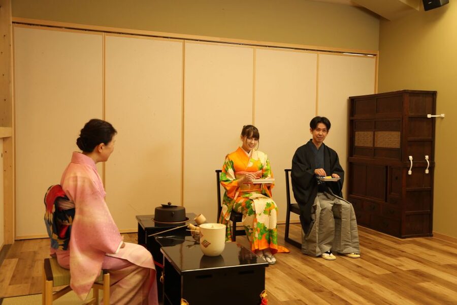 Tokyo: Practicing Zen with a Japanese Tea Ceremony - Watching the Instructor Before Your Turn