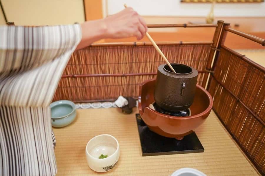 Tokyo: Private Japanese Traditional Tea Ceremony - Kimono dressing and the Oshima Tsumugi option