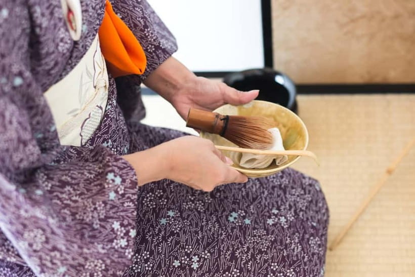 Tokyo: Tea Ceremony Experience in a small tea room - Meeting Mari at Senraku-an