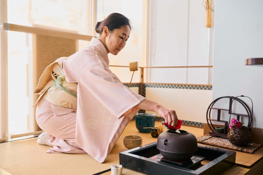 Tokyo: Tea Ceremony & Japanese Traditional Sweets - Finding the venue near Hakusan Station