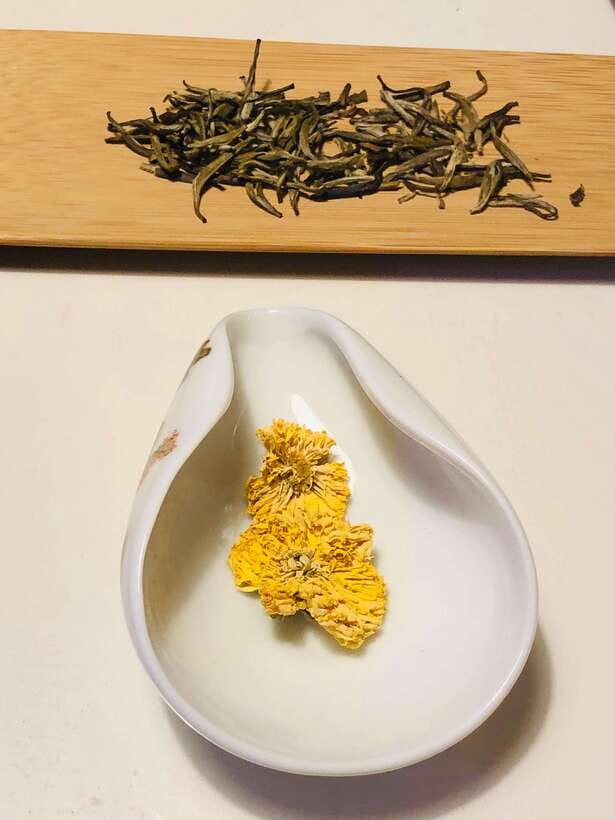 Traditional Chinese Tea Ceremony Experience - Tasting five mini cups, one careful pour at a time