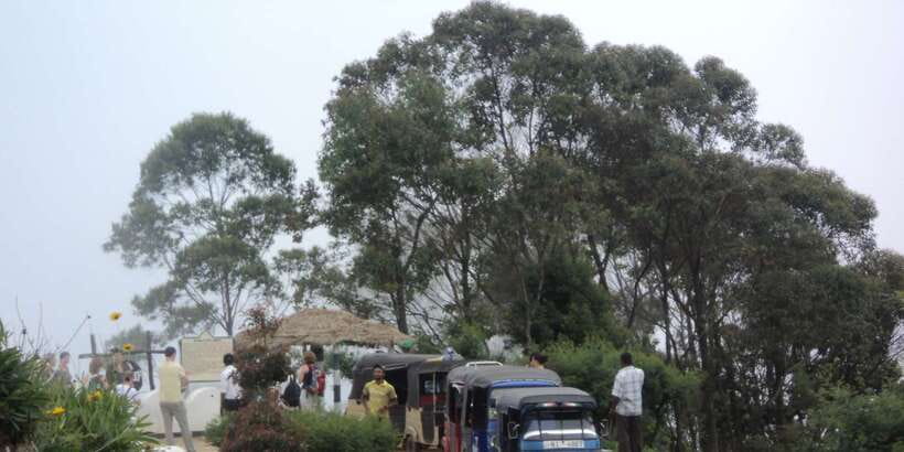 Tuk-Tuk Safari Liptons seat,Tea Fields Hike,TeaFactory Tour - Rain, clouds, and what to pack