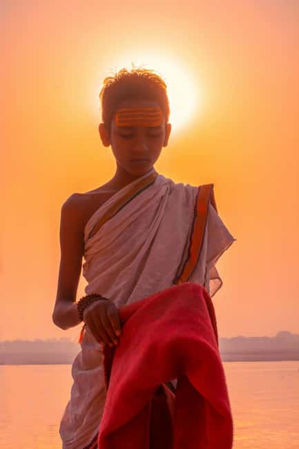 Varanasi: Sunrise Boat Ride with Masala Tea - Arti Ceremony - Manikarnika Ghat and the difficult side of Varanasi