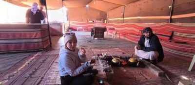 Wadi Rum: 2-Hour Jeep Tour with Bedouin Tea